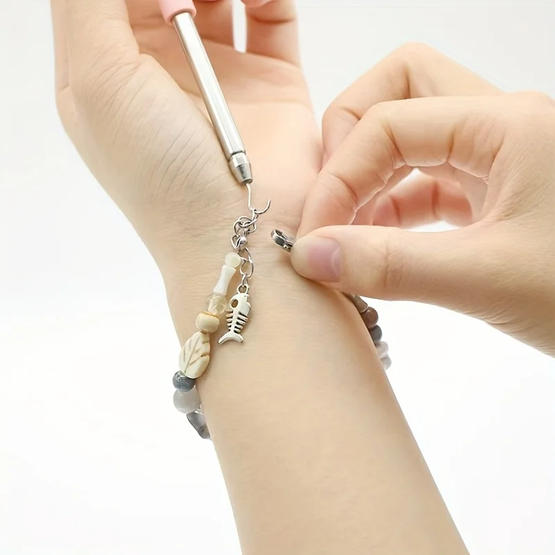 Bracelet Tool, Jewelry Fastening Aid - Image 4